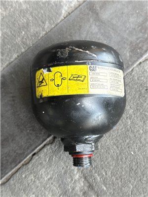 USED ACCUMULATOR 1490686, photo 1 of 2