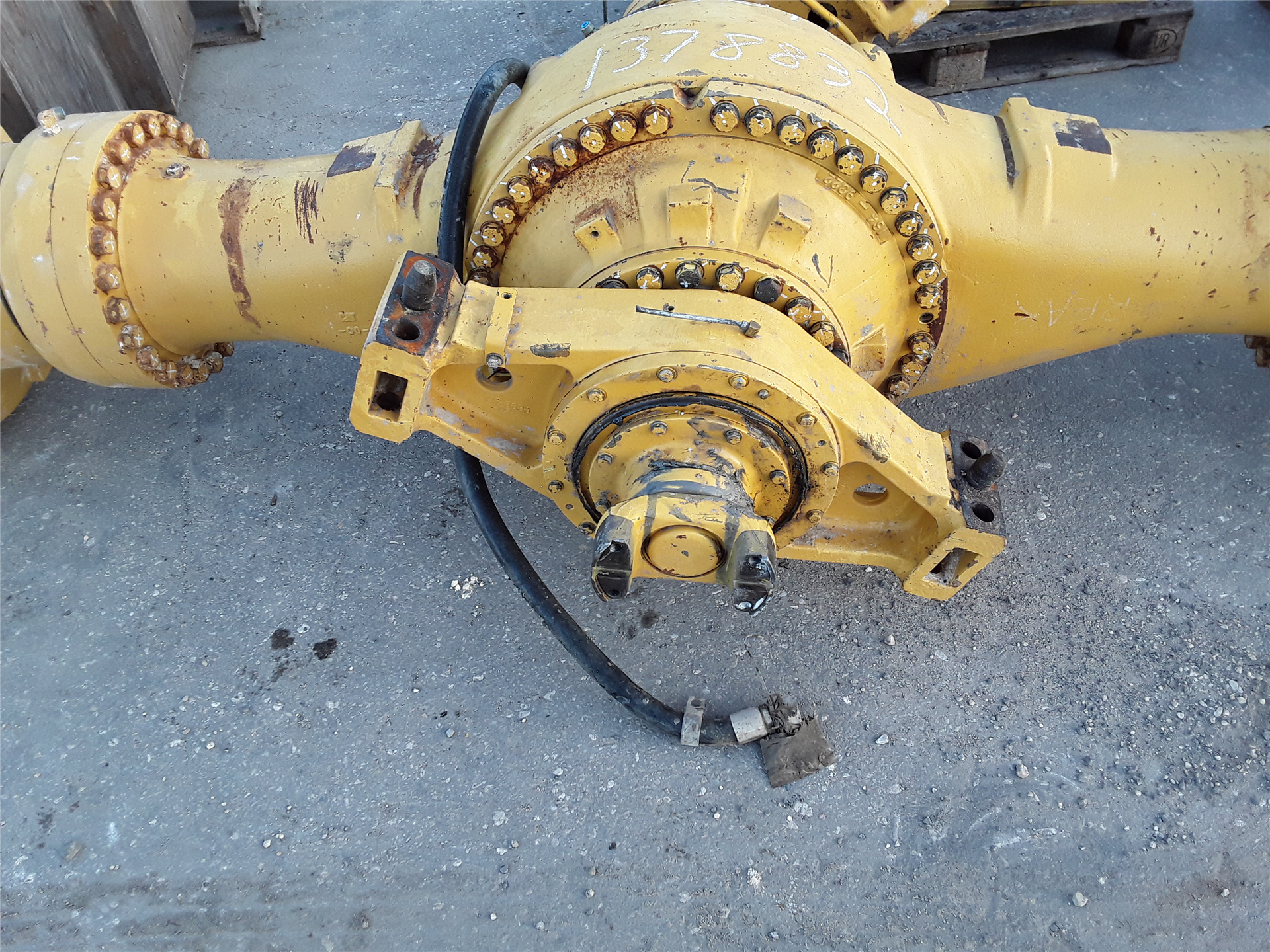 USED AXLE GROUP WI AXLE-988G-1378832, photo 1 of 2