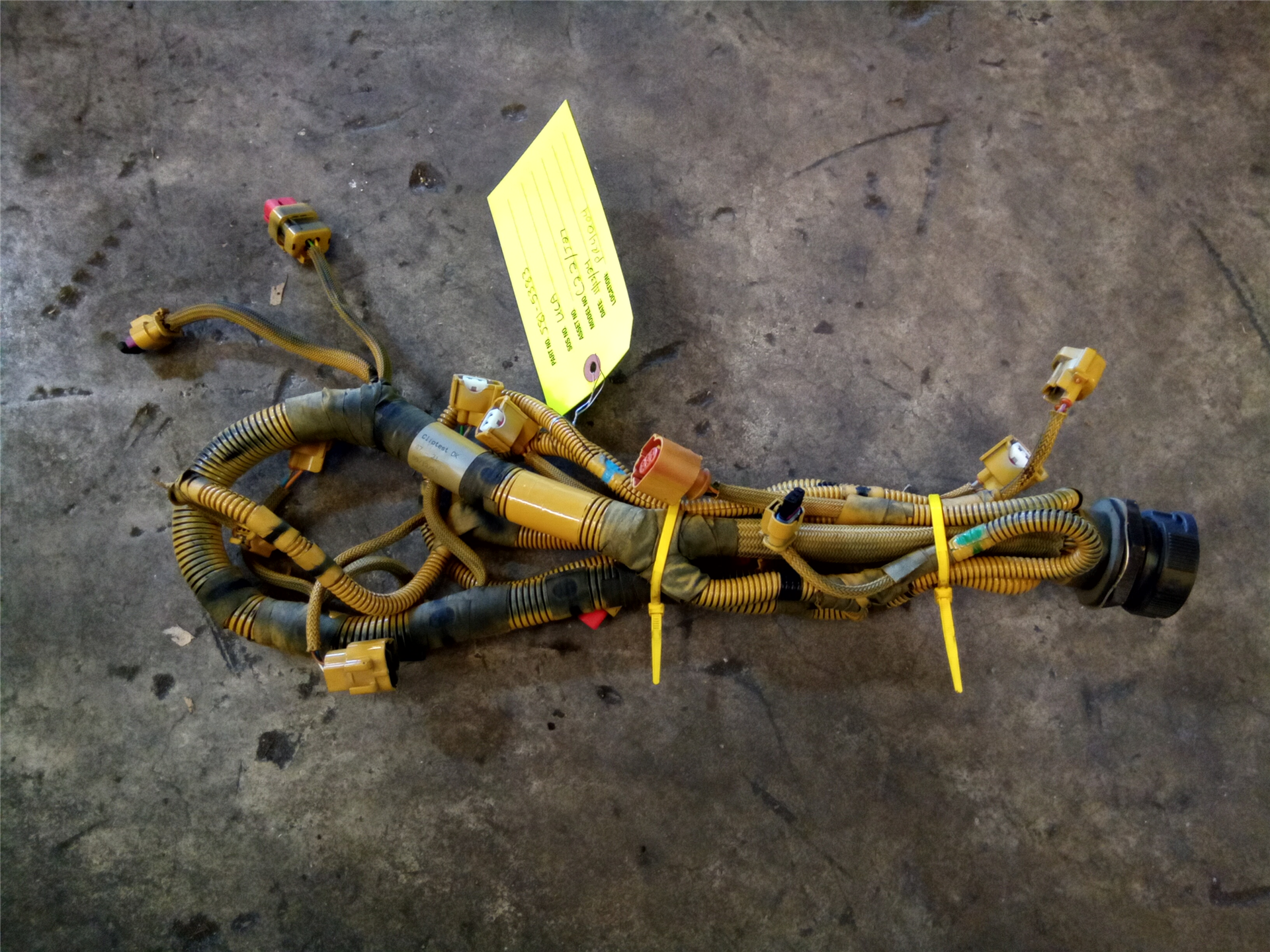 CAT 5815383 part 1