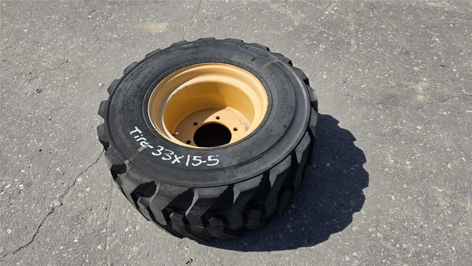 CAT TIRE33X155 part 1