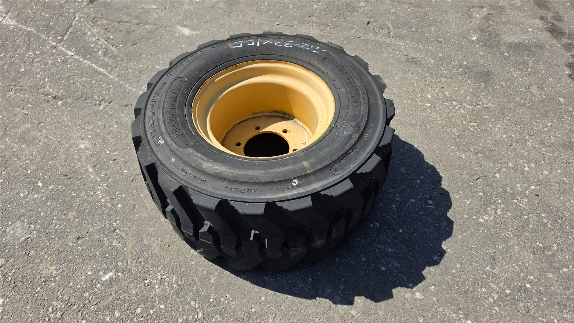 CAT TIRE33X155 part 2