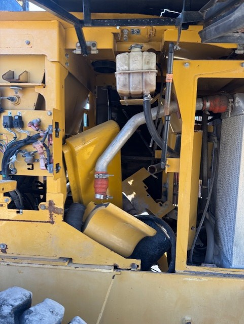 CAT 928G part 5